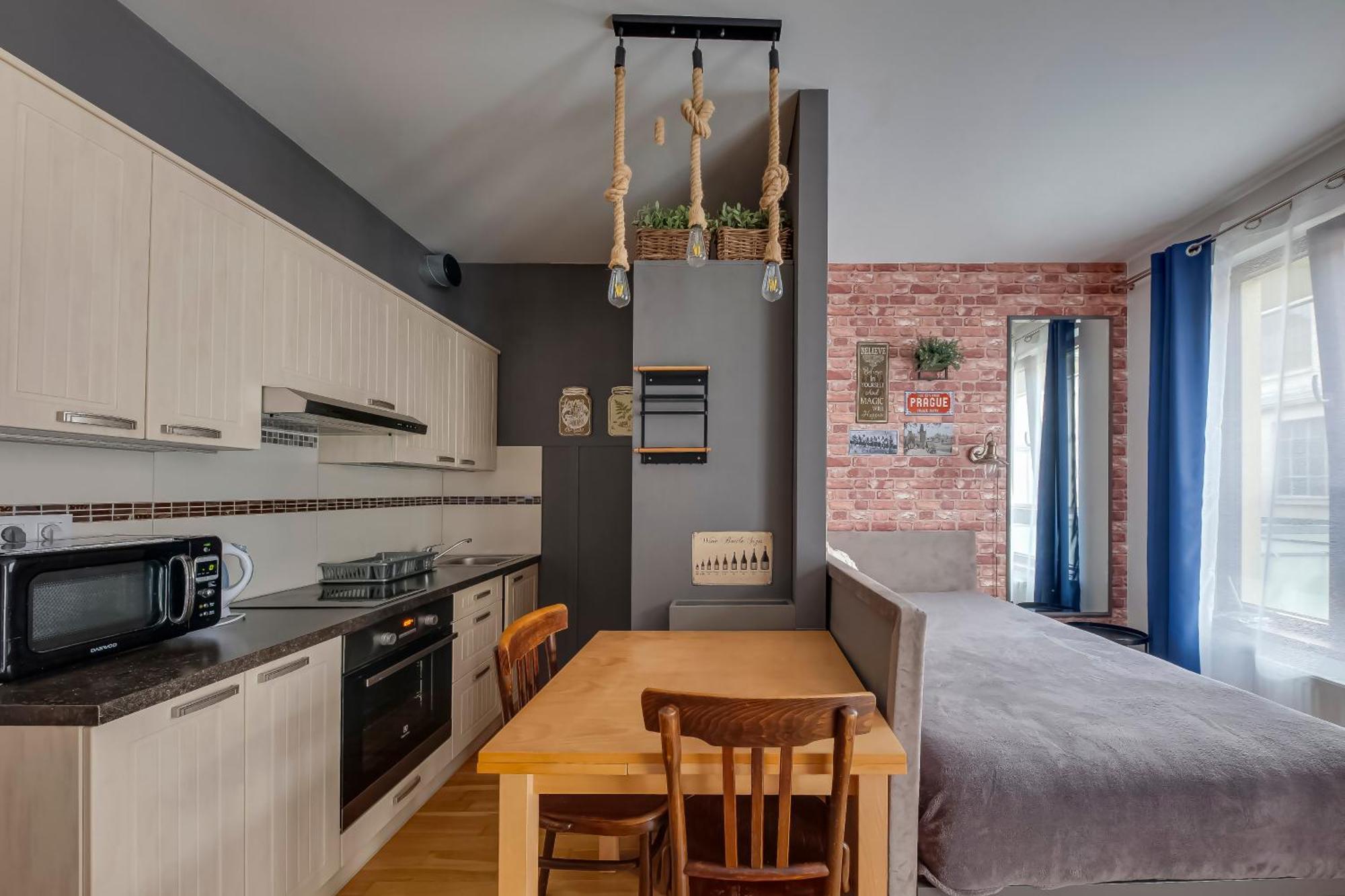 Centrum Royal Studio Прага Екстериор снимка
