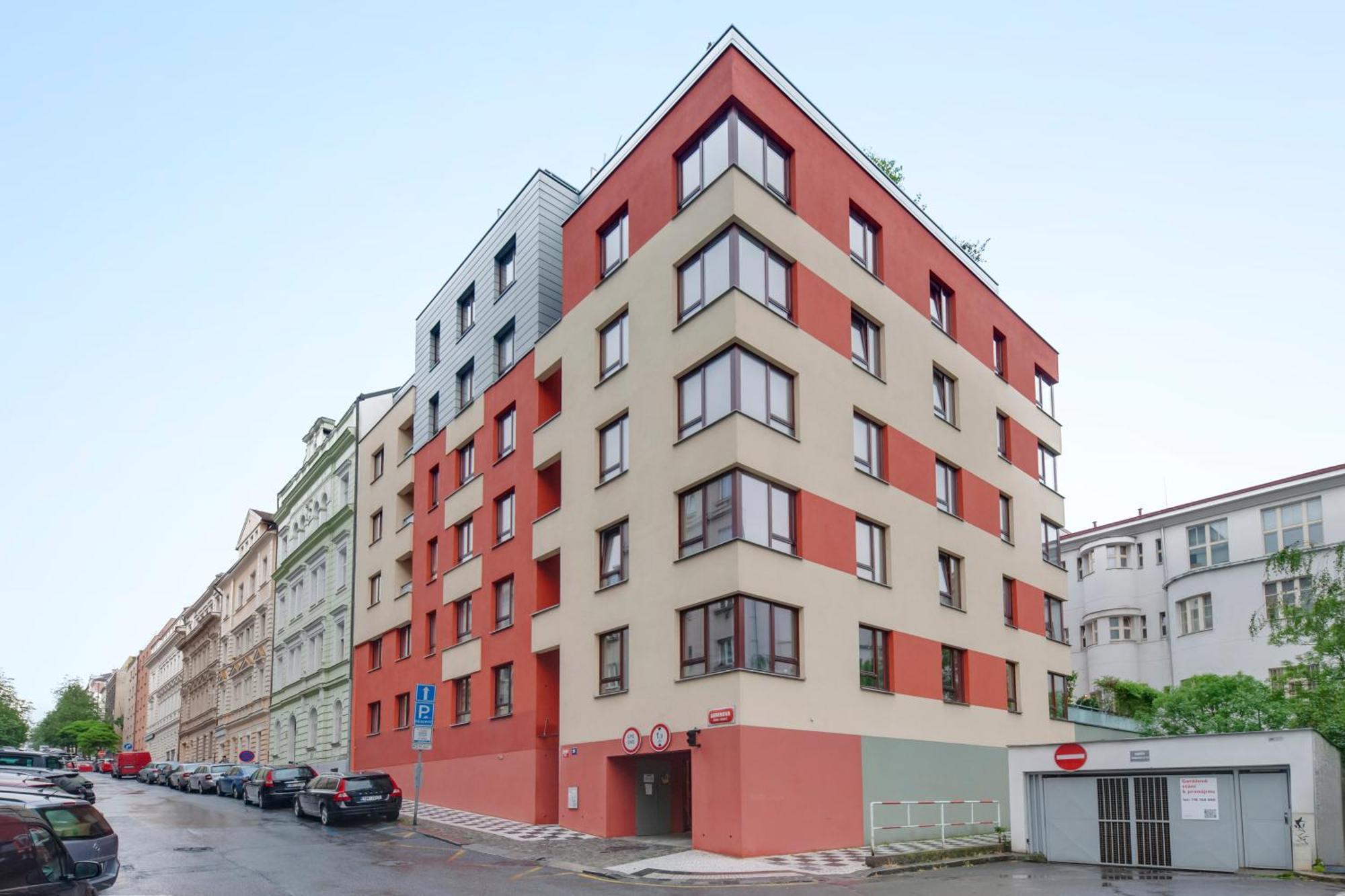 Centrum Royal Studio Прага Екстериор снимка